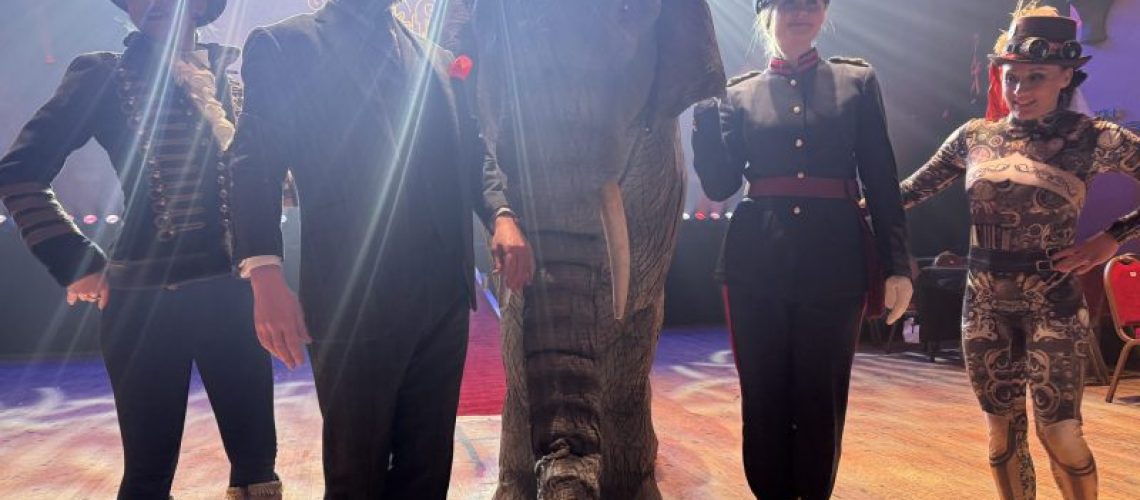 Olympia Natalie & elephant